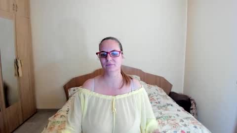 Snapshot of amanda_squirt chatting on 03.05.25 amanda_squirt online show from 03.05.25