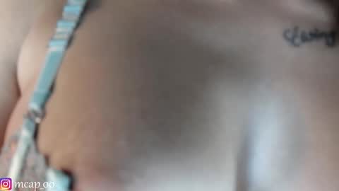 Snapshot of amanda_woods_ chatting on 03.11.25 Amanda online show from 03.11.25