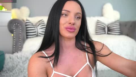 AmanndaSkye online show from 04.15.26