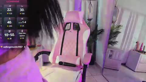 Snapshot of amara_lunee chatting on 06.13.26 AMARA online show from 06.13.26