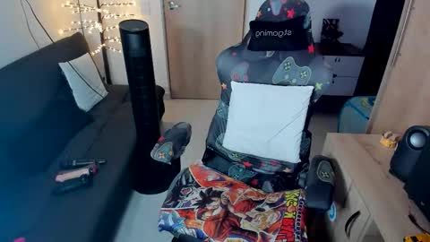 Amara Lux online show from 12.20.25