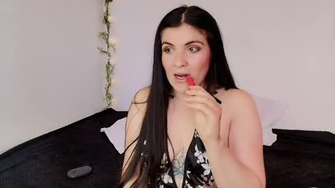 Amara Vega  online show from 05.24.26