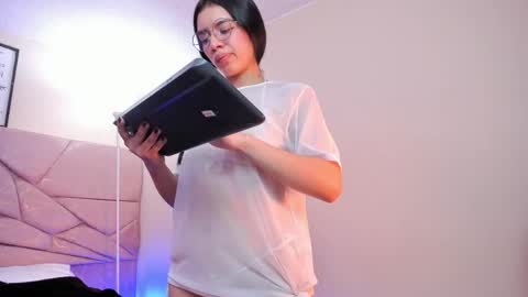 Snapshot of amara_velle chatting on 04.01.26 amara velle online show from 04.01.26