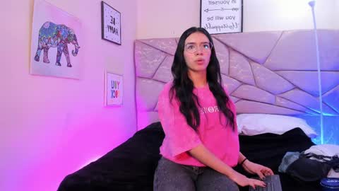 Snapshot of amara_velle chatting on 04.06.26 amara velle online show from 04.06.26