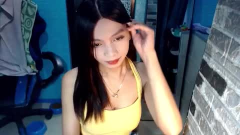 Snapshot of amarabellax chatting on 12.15.25 BELLA online show from 12.15.25