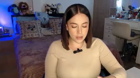 Snapshot of amarat_jolie chatting on 07.10.26 Mila online show from 07.10.26