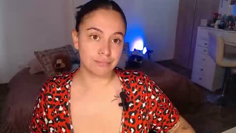 Snapshot of amarat_jolie chatting on 08.05.26 Mila online show from 08.05.26