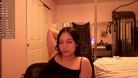 Snapshot of amateuroras chatting on 06.20.26 leash online show from 06.20.26