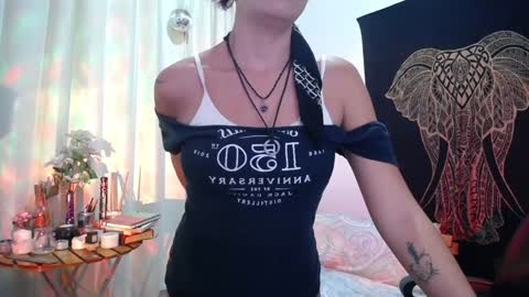 Amatista  Next stream 9 DEC 1 PM COLOMBIAN TIME  miss u and love u online show from 01.28.25