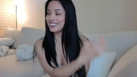 Snapshot of amaya_floress chatting on 04.24.26 amaya_floress online show from 04.24.26