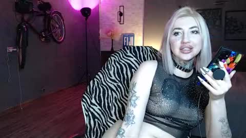 Snapshot of amayamalina chatting on 11.09.25 Malina online show from 11.09.25