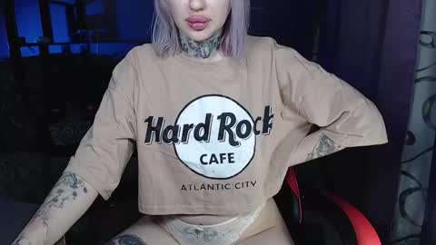 Snapshot of amayamalina chatting on 12.14.25 Malina online show from 12.14.25