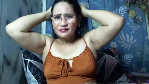 Snapshot of amazing_angel22 chatting on 09.11.25 amazing angel online show from 09.11.25