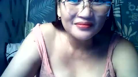 Snapshot of amazing_angel22 chatting on 10.10.25 amazing angel online show from 10.10.25