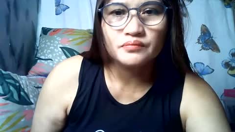 Snapshot of amazing_angel22 chatting on 06.25.26 amazing angel online show from 06.25.26