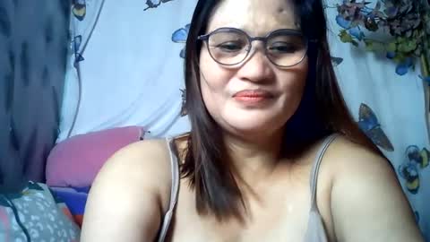 Snapshot of amazing_angel22 chatting on 06.27.26 amazing angel online show from 06.27.26