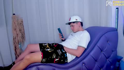 3some HORNY KIMGOOD GIRL LOOKING TO EXPERIENCE ALL KINDS OF SHOW online show from 10.14.25