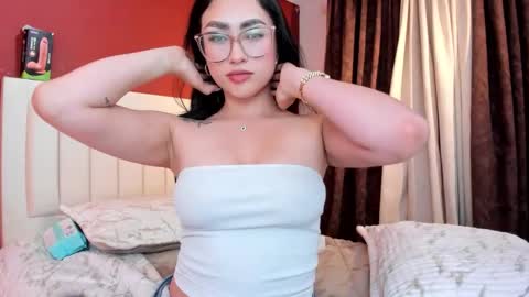 Snapshot of ambaar5 chatting on 09.24.25 Sara online show from 09.24.25
