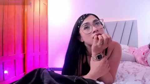 Snapshot of ambaar5 chatting on 10.25.25 Sara online show from 10.25.25