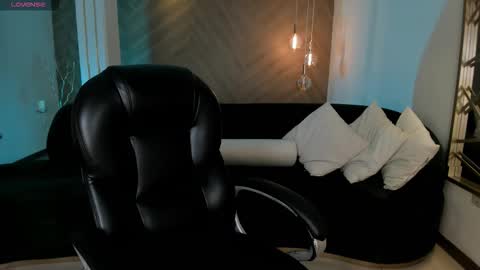 Ambar  online show from 10.17.25