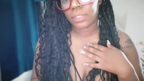 Snapshot of ambarose88 chatting on 05.17.26 Amoya online show from 05.17.26
