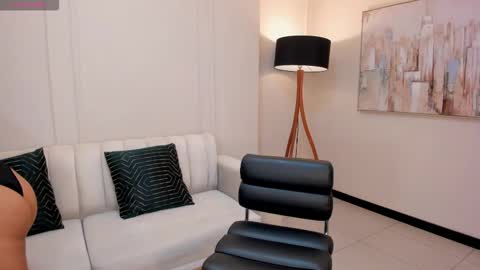 ambarowens online show from 12.04.25