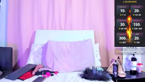 Snapshot of ambarr_stone chatting on 11.17.25 Ambar online show from 11.17.25