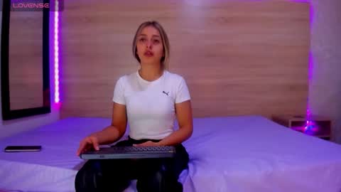 ambarvioletcm online show from 03.27.26