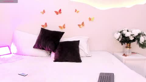 Amber grey online show from 04.15.26