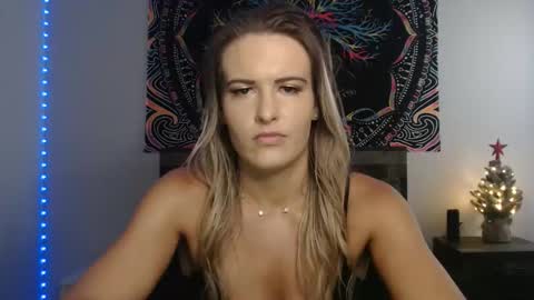 Snapshot of amber__xoxo chatting on 11.23.25 Amber online show from 11.23.25