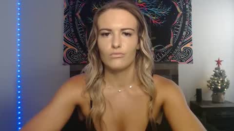 Snapshot of amber__xoxo chatting on 12.02.25 Amber online show from 12.02.25