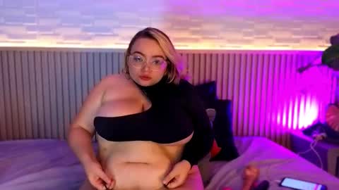 A M B E R   B U N N Y X online show from 01.08.26