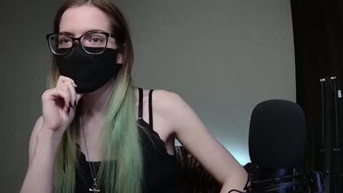 Snapshot of amber_candyfloss chatting on 12.16.24 Amber non-nude model online show from 12.16.24