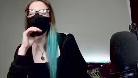 Snapshot of amber_candyfloss chatting on 02.09.25 Amber non-nude model online show from 02.09.25