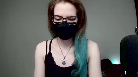 Snapshot of amber_candyfloss chatting on 02.10.25 Amber non-nude model online show from 02.10.25