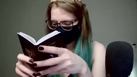 Snapshot of amber_candyfloss chatting on 03.04.25 Amber non-nude model online show from 03.04.25