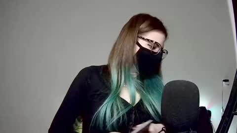 Snapshot of amber_candyfloss chatting on 03.05.25 Amber non-nude model online show from 03.05.25