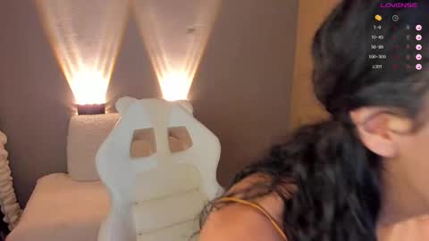 Snapshot of amber_curly chatting on 12.01.24 amber_curly online show from 12.01.24