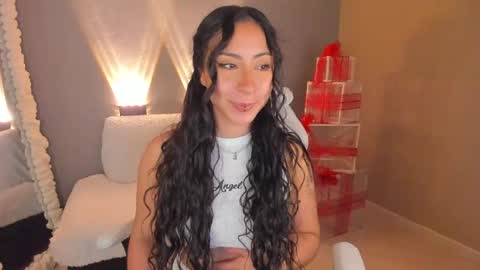 Snapshot of amber_curly chatting on 01.15.25 amber_curly online show from 01.15.25