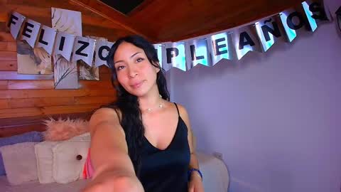 Snapshot of amber_curly chatting on 09.25.25 amber_curly online show from 09.25.25