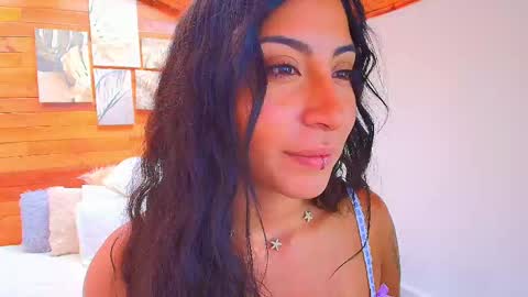 Snapshot of amber_curly chatting on 10.01.25 amber_curly online show from 10.01.25