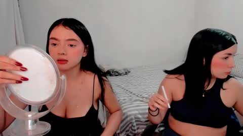 Snapshot of amber_landy1 chatting on 12.21.24 amber online show from 12.21.24