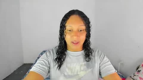 Snapshot of amber_lee20 chatting on 09.23.25 LUISA online show from 09.23.25