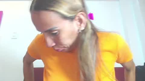 Amber Moore online show from 05.26.26