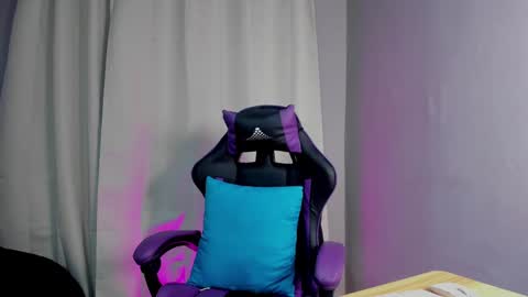 Amber Baker  online show from 03.11.25
