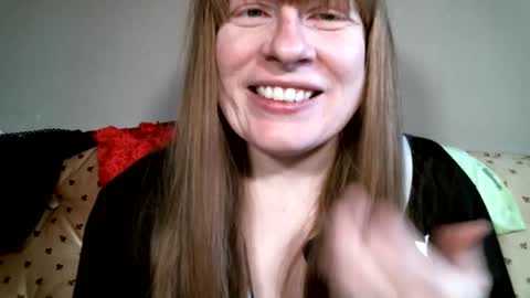 Snapshot of amberglo chatting on 05.13.26 Amberglo Anderson online show from 05.13.26