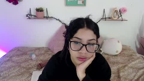 Amber Jeong online show from 01.02.25