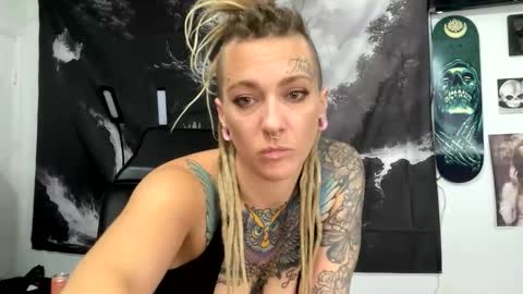 Amberneddie online show from 11.15.25