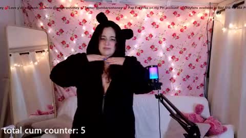 Amber Honey  online show from 02.28.25