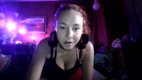 Snapshot of ambionce chatting on 09.26.25 ambionce online show from 09.26.25
